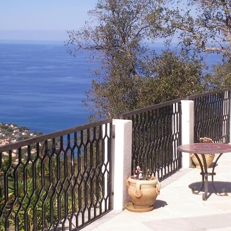 Incantevole Villa Con Vista Mozzafiato Чефалу Екстериор снимка
