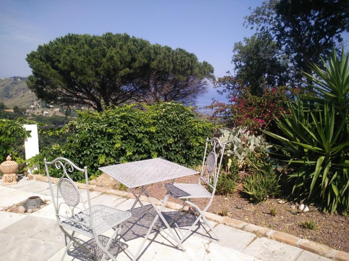 Incantevole Villa Con Vista Mozzafiato Чефалу Екстериор снимка