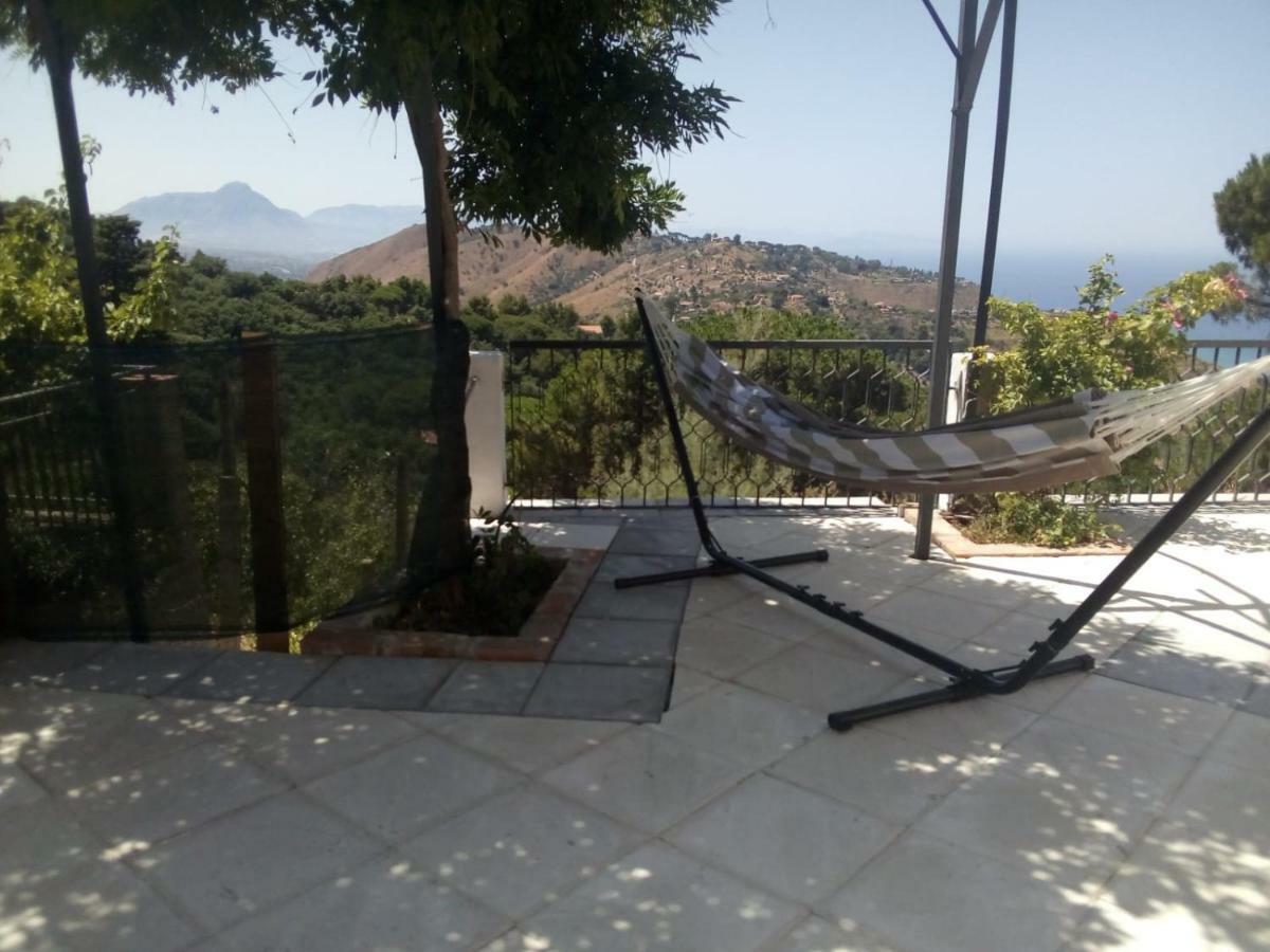 Incantevole Villa Con Vista Mozzafiato Чефалу Екстериор снимка