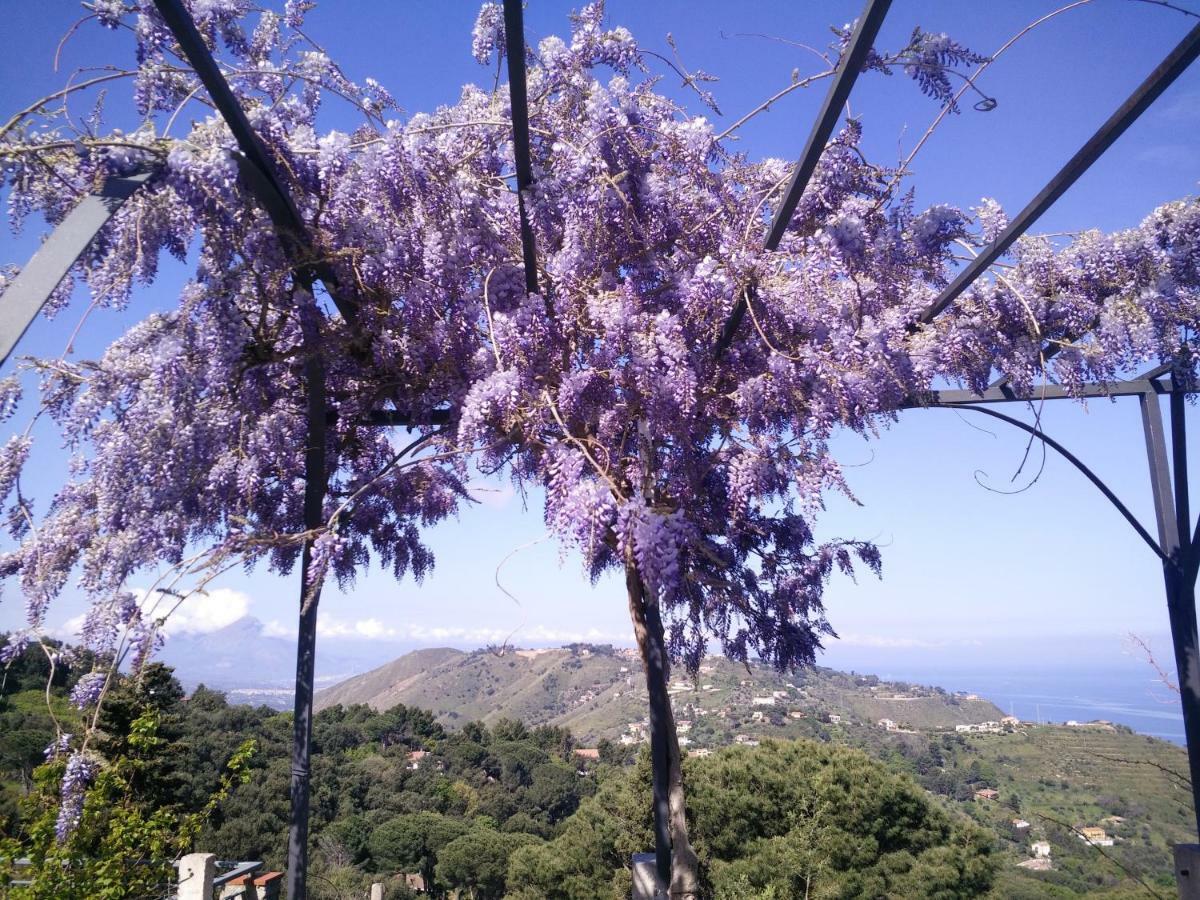 Incantevole Villa Con Vista Mozzafiato Чефалу Екстериор снимка